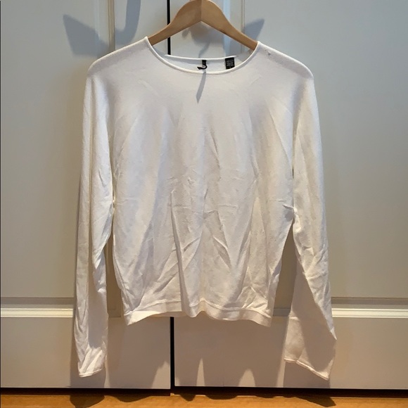 Simple pullover from Hong Kong - Picture 1 of 5